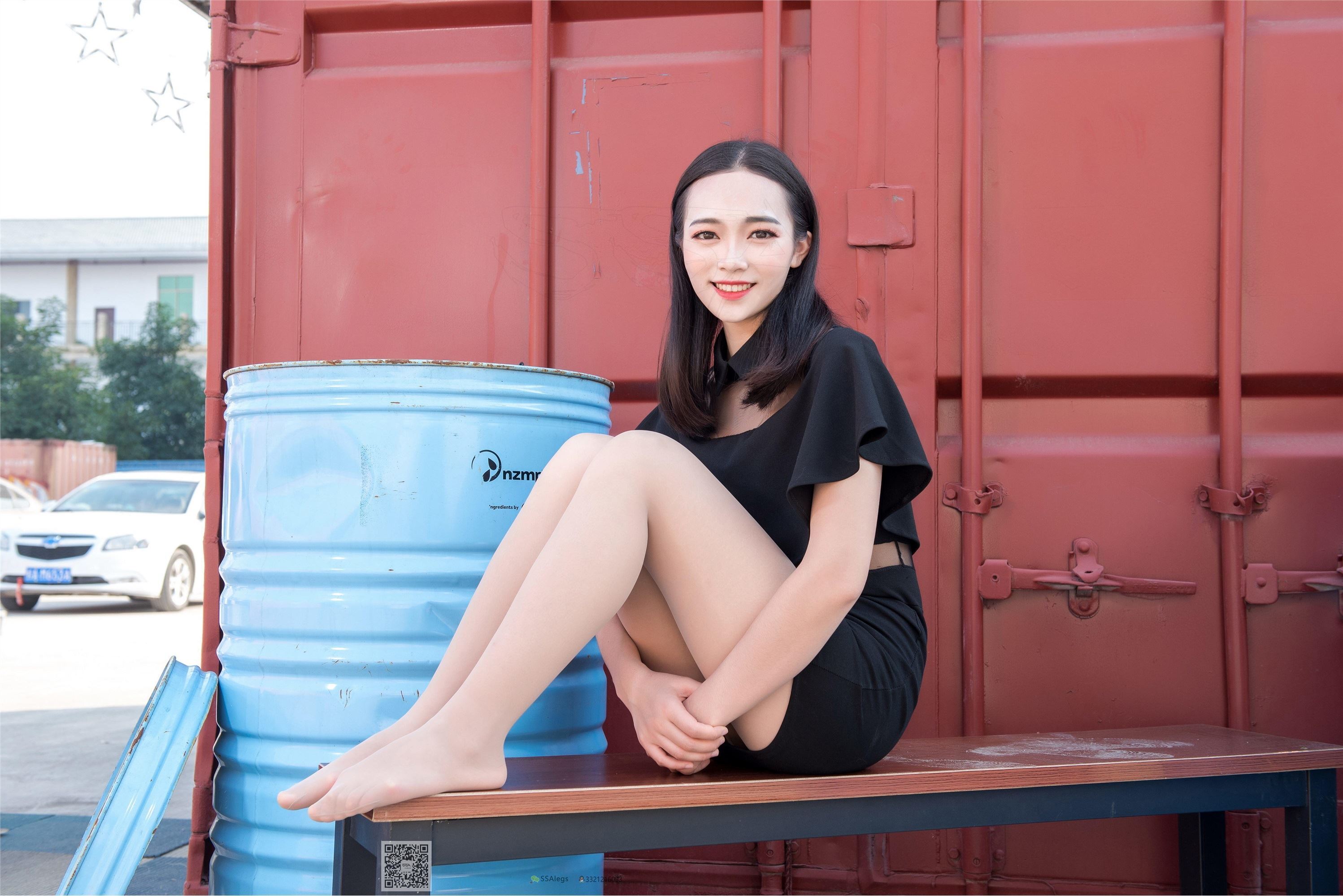 SSA丝社 NO.042 治愈系笑容高姐小凤文艺街拍